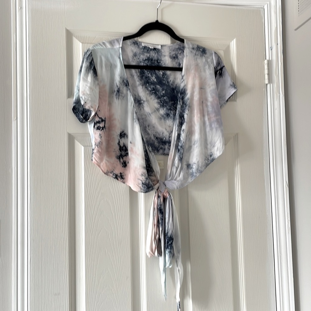 OLIVACEOUS Boho Tie Dye Tie Up Flowy Cropped Top Size Medium